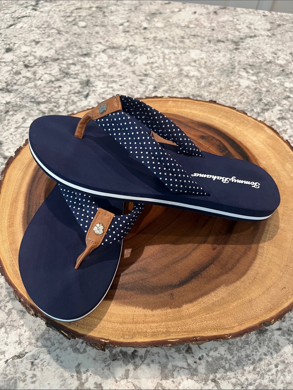Women's navy polka-dot thong sandals
